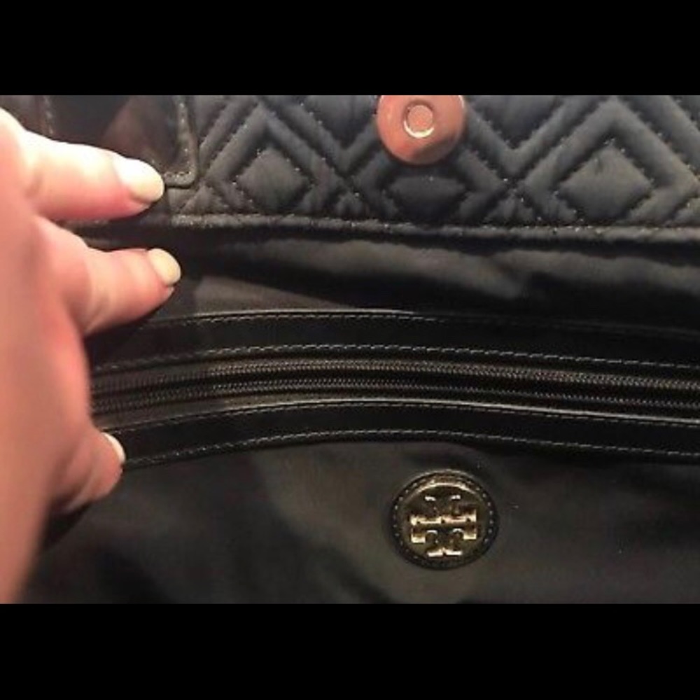 Quilted Tory Burch bag - Picture 2 of 4